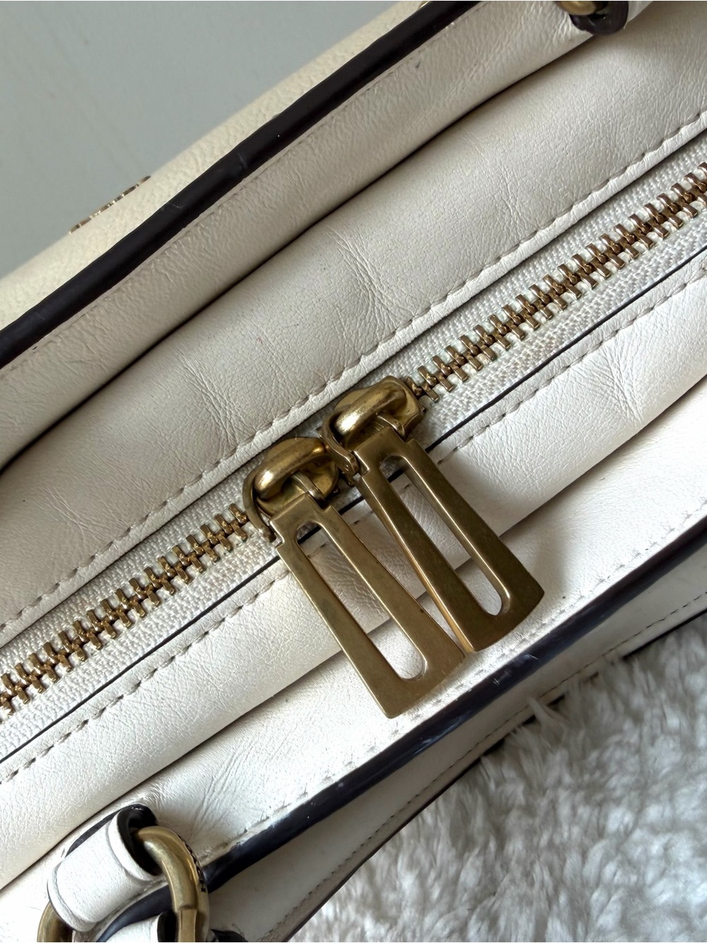 Coach Zoe Carryall bag with chain charm - Picture 13 of 15